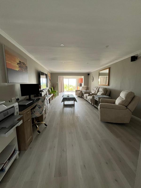 5 Bedroom Property for Sale in Kleinbaai Western Cape